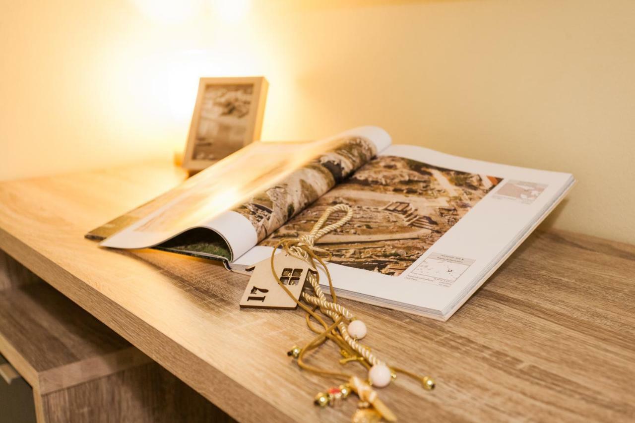 Private Central View Rooms In Apartment Near To Acropolis Metro Station Athene Buitenkant foto
