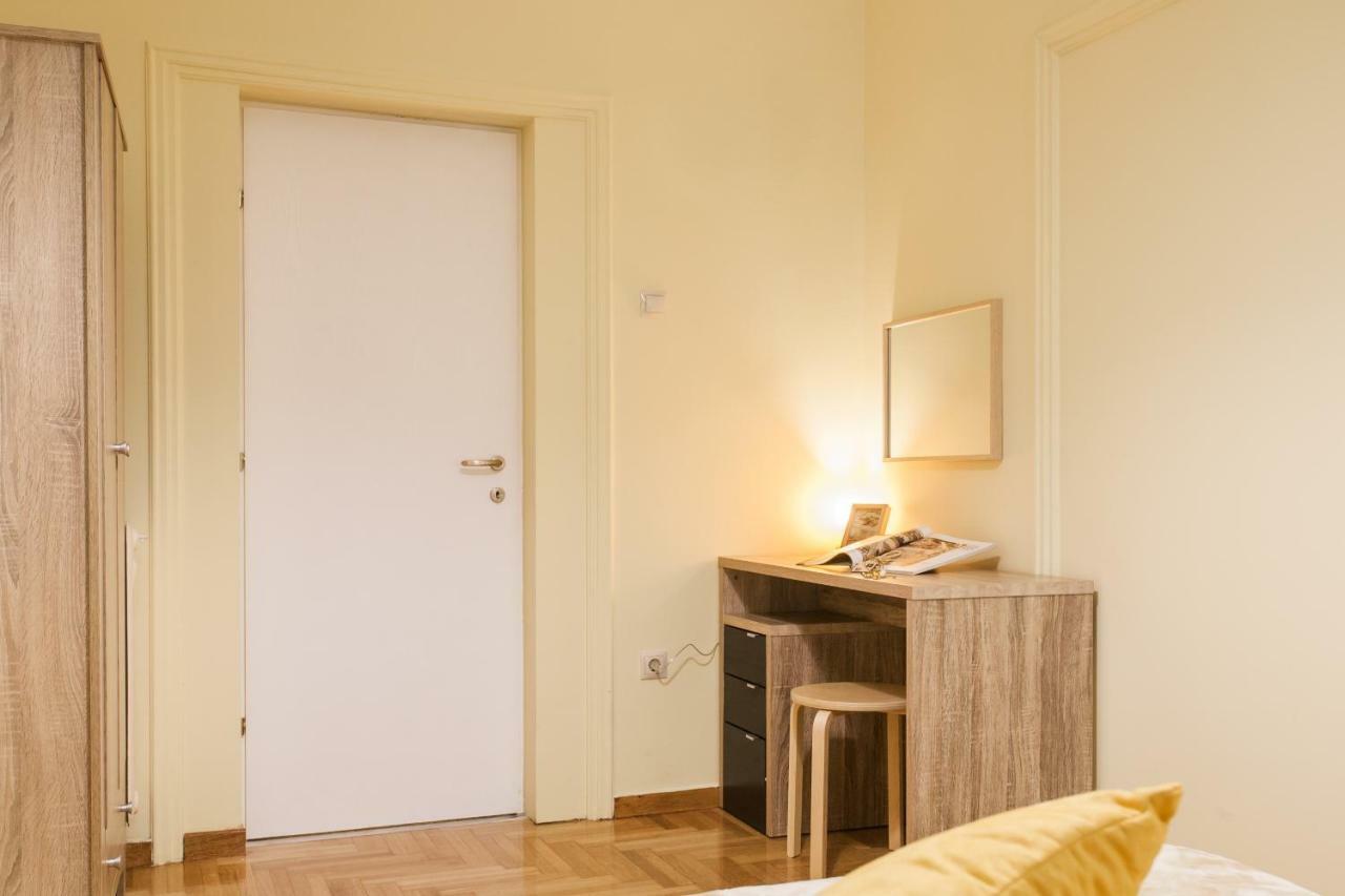 Private Central View Rooms In Apartment Near To Acropolis Metro Station Athene Buitenkant foto