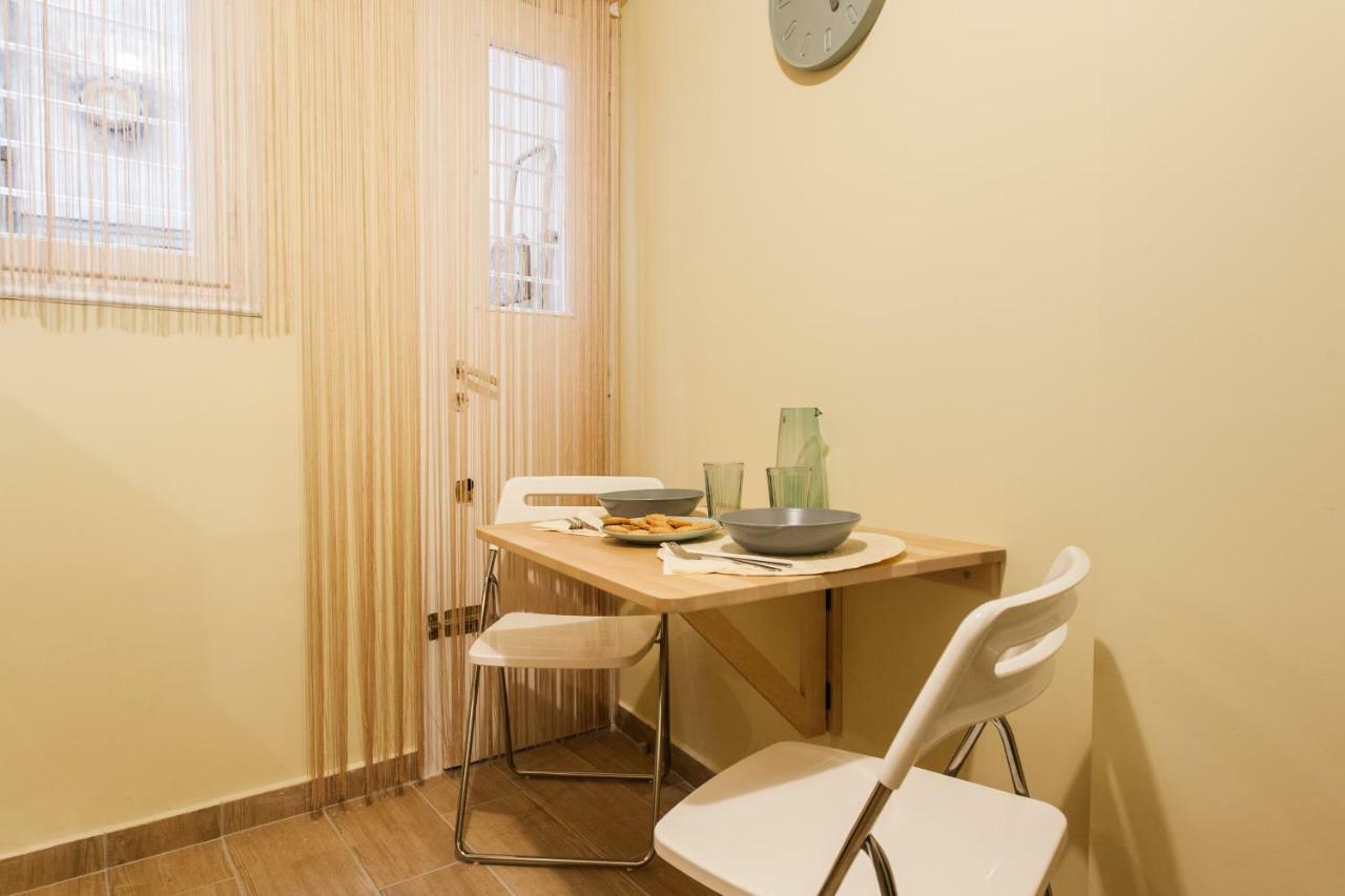 Private Central View Rooms In Apartment Near To Acropolis Metro Station Athene Buitenkant foto